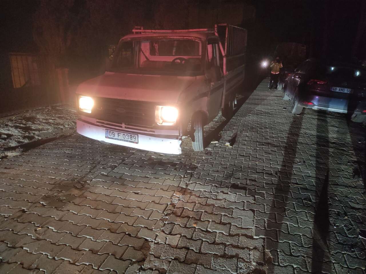 Muğla’da Zincirleme Trafik Kazası: 3 Araç Hasar Gördü, Sürücü Kaza Sonrası Bölgeden Ayrıldı 2